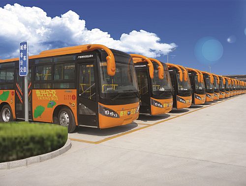 2013年投入运营的宇通LNG公交车